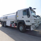 백색 HOWO 20000L 6×4 유조선 트럭 디젤 연료 유형 수동 변속 장치