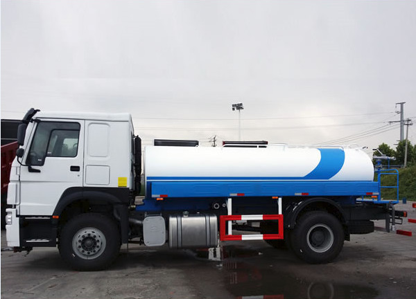탄소 강철 탱크 물 운반대 트럭, 4×2 266hp Lpg 트럭 유조선 8m3 양