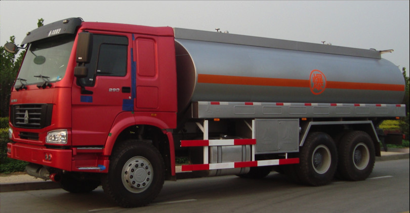 Sinotruk Howo 최고 유조 트럭 트레일러 20 Cbm 수용량 선택적인 색깔 ZZ1257