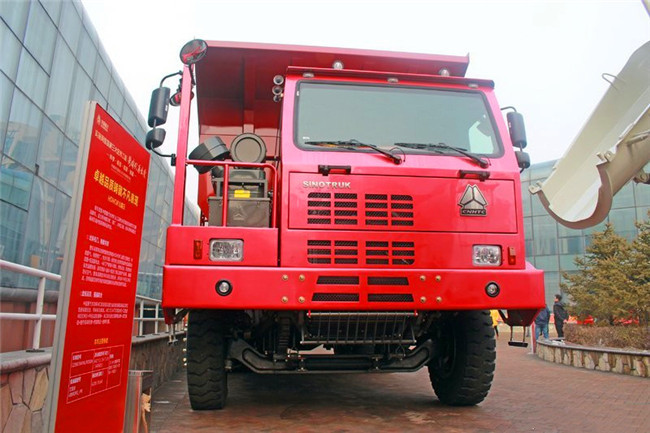 쓰레기꾼 빨간색 Sinotruk Howo 덤프 트럭 6*4/30 톤 팁 주는 사람 트럭 광업