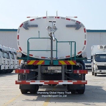 시노트룩 HOWO 6X4 물 탱크 트럭 18000L 20000L 20t 물 분사 스프링클러 탱크 트럭