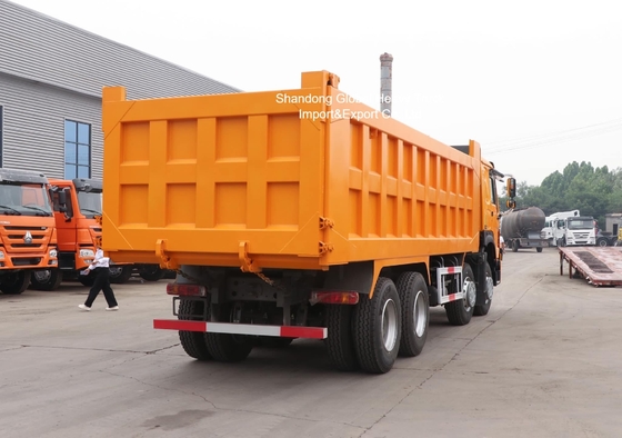 샤크만 F3000 중형 덤프 트럭 50톤의 유료물 12개 전동 + 2개 역전동 수동변속기 및 500리터 연료 탱크