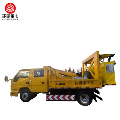 HOWO 4x2 충돌 쿠션 트럭 350마력 및 고속도로 유지보수 안전에 대한 에너지 흡수 보호 시스템