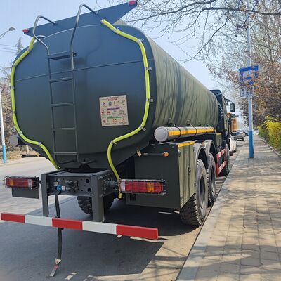 오프로드 연료 운송을 위한 6x6 전륜 구동, 15,000L - 25,000L 용량 및 SINOTRUK 디젤 엔진을 갖춘 HOWO 6x6 연료 탱크 트럭