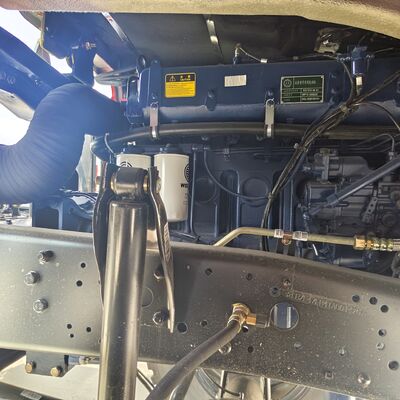 BEIBEN 2642 6x4 중량 트랙터 트럭 420HP WEICHAI 엔진과 메르세데스-벤츠 기술 차체