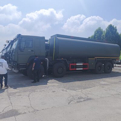 HOWO 8×8 50,000L 연료 탱크 트럭, 371HP 엔진과 8×8 사륜 구동