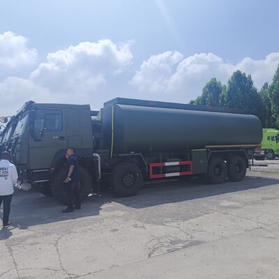 HOWO 8×8 60000L 연료 탱크 트럭, 371HP 엔진