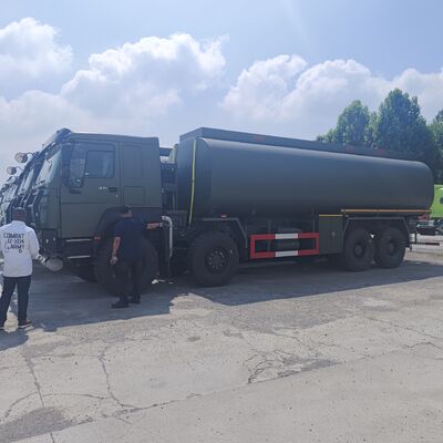 HOWO 8×8 60000L 연료 탱크 트럭, 371HP 엔진
