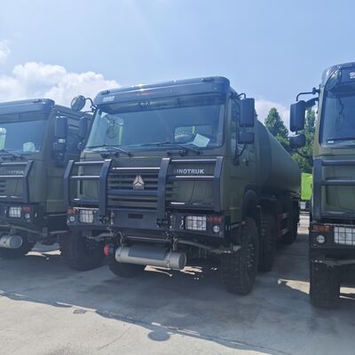 HOWO 8×8 50,000L 연료 탱크 트럭, 371HP 엔진과 8×8 사륜 구동