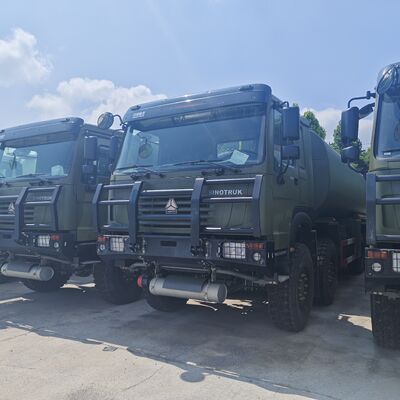 HOWO 8×8 50,000L 연료 탱크 트럭, 371HP 엔진과 8×8 사륜 구동