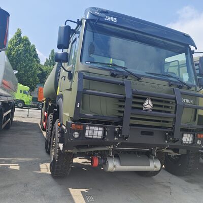 30000L 용량 및 중부하 연료 운송용 371HP 엔진을 갖춘 HOWO 8×8 연료 탱크 트럭