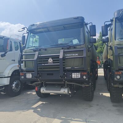 30000L 용량 및 중부하 연료 운송용 371HP 엔진을 갖춘 HOWO 8×8 연료 탱크 트럭