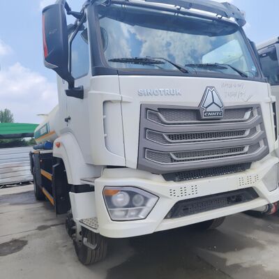 HOWO NX 6×4 CNG 연료 탱크 트럭 400HP 엔진과 디젤 및 휘발유 운송용 30,000L 용량