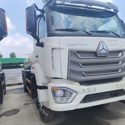 HOWO NX 6×4 CNG 연료 탱크 트럭 400HP 엔진과 디젤 및 휘발유 운송용 30,000L 용량