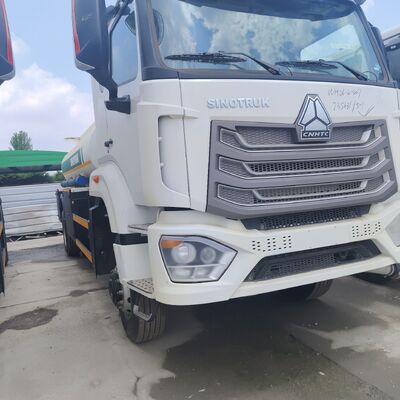 HOWO NX 6×4 CNG 연료 탱크 트럭 400HP 엔진과 디젤 및 휘발유 운송용 30,000L 용량