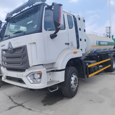 HOWO NX 6×4 CNG 연료 탱크 트럭 400HP 엔진과 디젤 및 휘발유 운송에 20T의 유료 화물