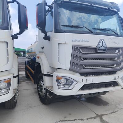 HOWO NX 6×4 CNG 연료 탱크 트럭 400HP 엔진과 디젤 및 휘발유 운송에 20T의 유료 화물