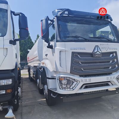HOWO NX 8x4 30000L 연료 탱크 트럭 잠비아 광업 및 연료 유통용 중장비 디젤 보우저 트럭