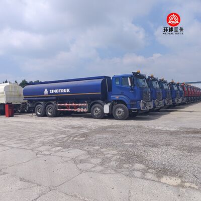 탄자니아 시장용 HOWO NX 8x4 30000L 연료 탱크 트럭 중장비 디젤 보우저 트럭