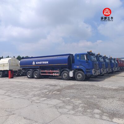 탄자니아 시장용 HOWO NX 8x4 30000L 연료 탱크 트럭 중장비 디젤 보우저 트럭