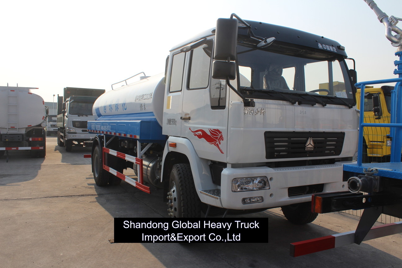 시노트룩 샤크만 4*2 Lh/Rhd 340HP 연료 탱크 덤프 트럭 신차 사용