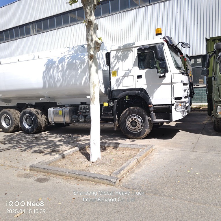 신형 Sinotruk HOWO 6X4 20000L 오일 탱크 연료 탱크 트럭 필리핀에서 판매