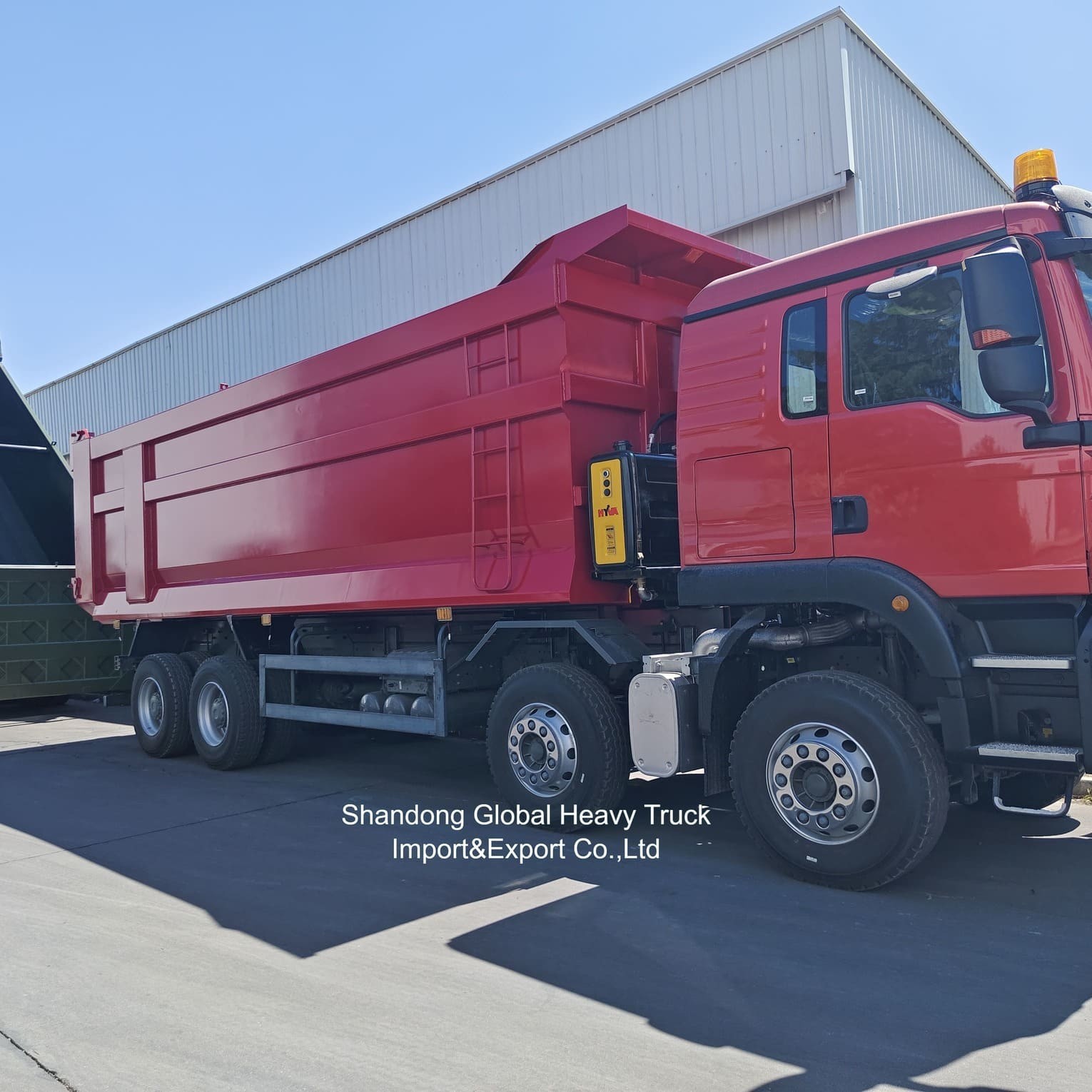 Sinotruk / HOWO Sitrak F3000 A7 371HP 8X4 6X4 트랙터 수동 덤프 팁퍼 중고 트럭