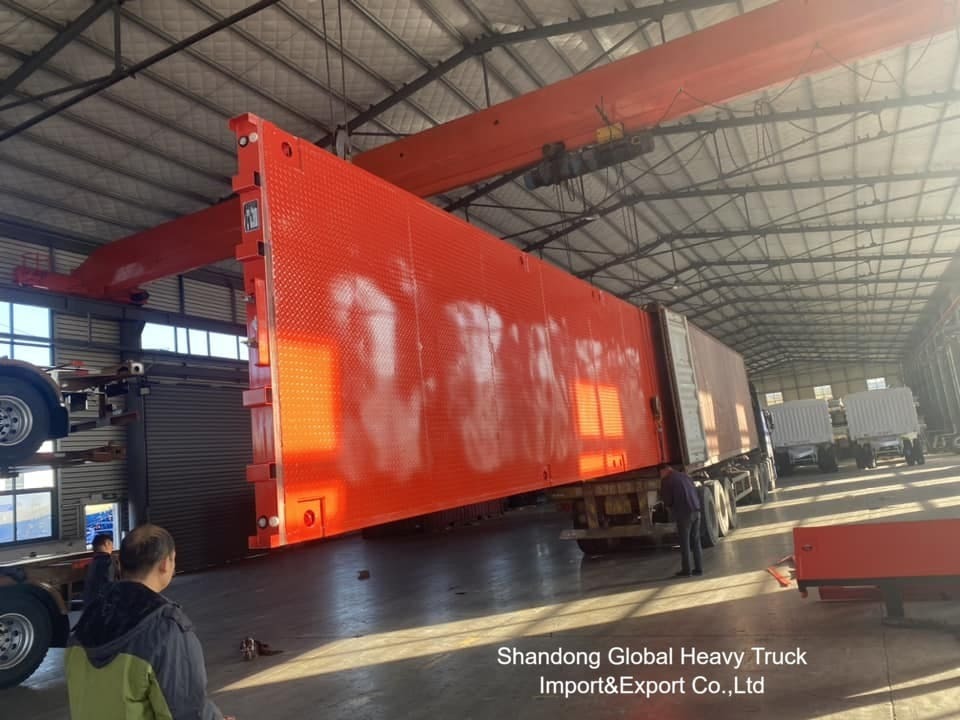40feet Low Bed Semi-Trailer with 40tons/50tons/60tons Capacity and Reinforced Steel Frame for Heavy Equipment Transport