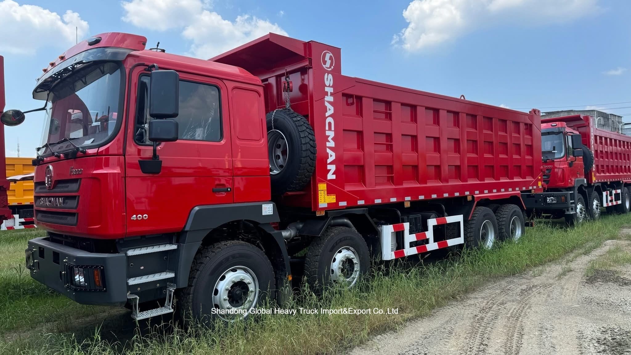 샤크맨 F3000 8x4 40톤 덤프 트럭 400HP 엔진