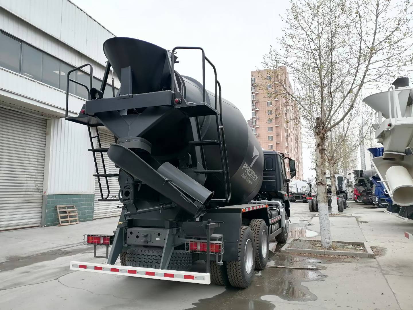 시노트루크 HOWO 6X4 30T의 유료 부하와 300-400hp 엔진을 가진 12m3의 중량 콘크리트 믹서 트럭