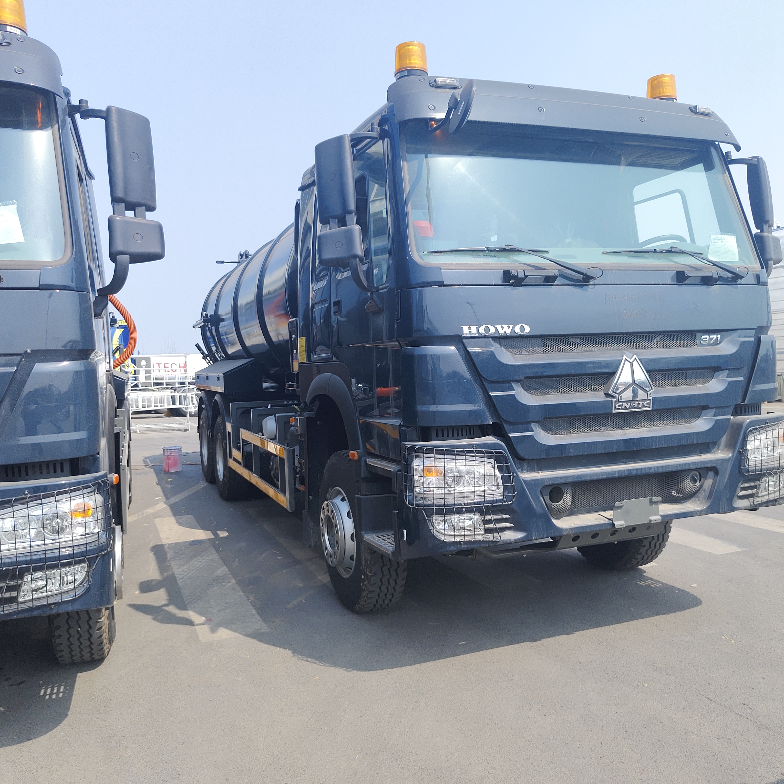 HOWO 15CBM 하수청소용 트럭 6×4 드라이브 타입 및 266HP 엔진