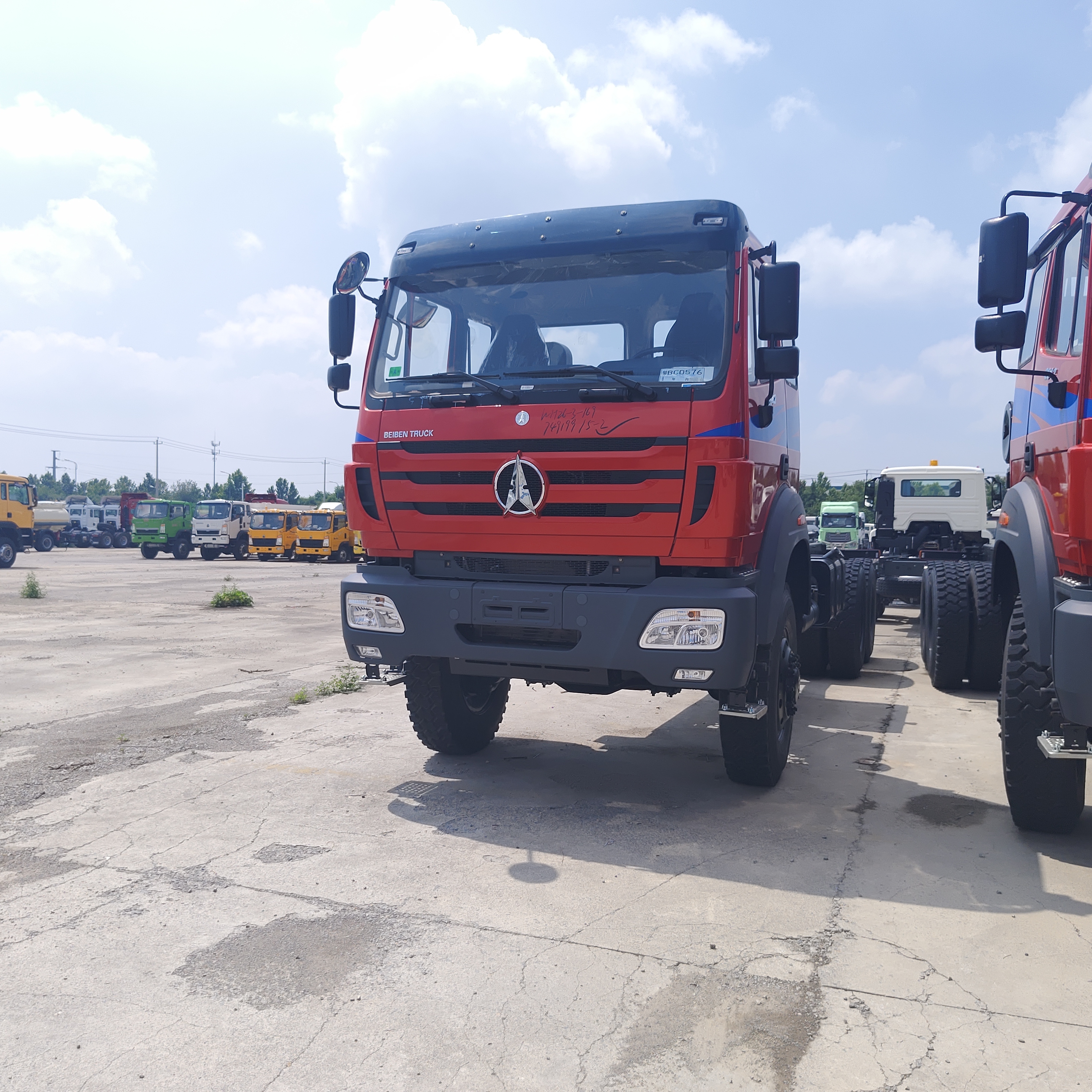 BEIBEN 2638 4×4 대형 오프로드 덤프 트럭, 380HP WEICHAI 엔진 및 채광용 Mercedes-Benz 기술 섀시 포함