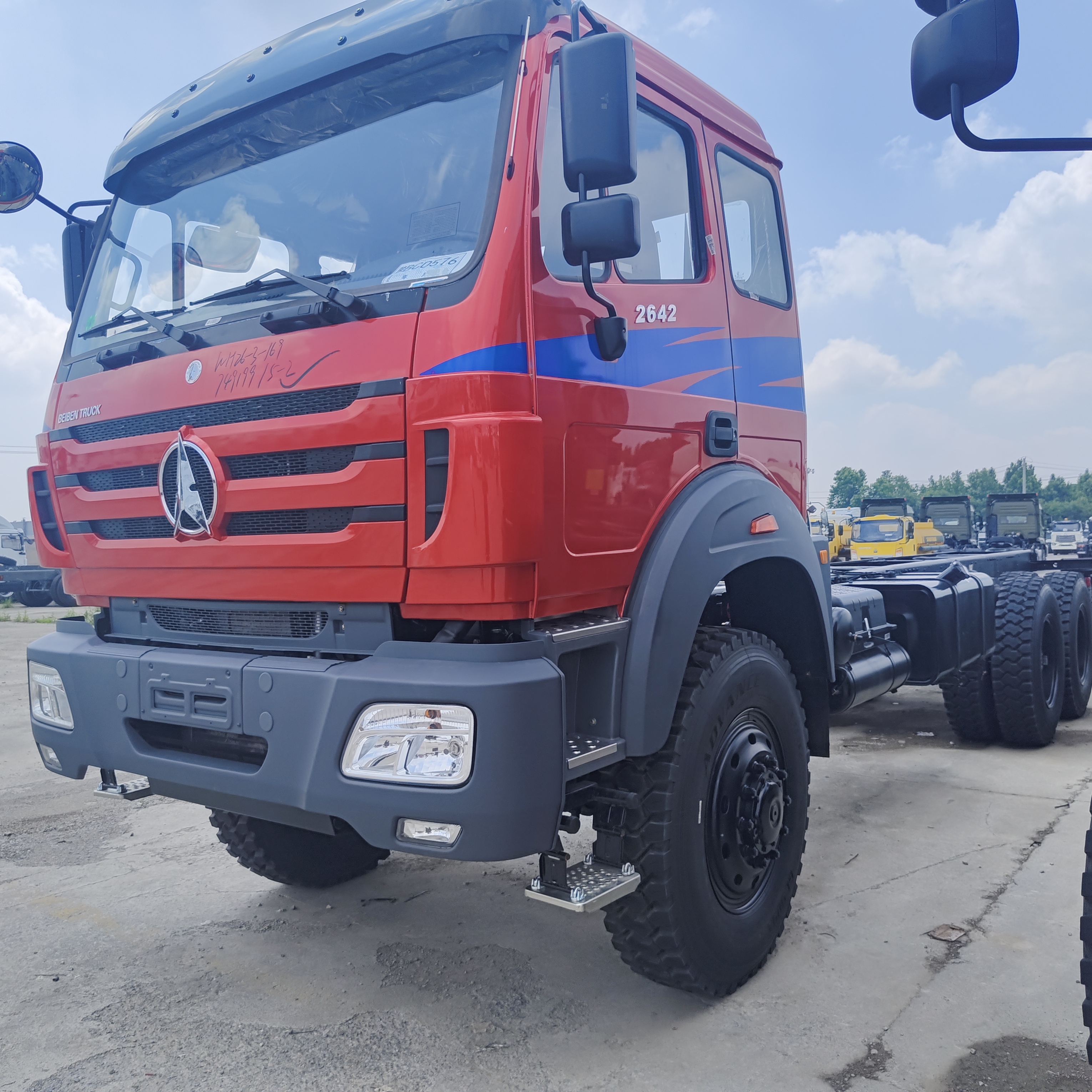 BEIBEN 2648 480HP WEICHAI 엔진과 중량 광업용 40-50 톤의 유료 화물 8 × 4 광산 덤프 트럭