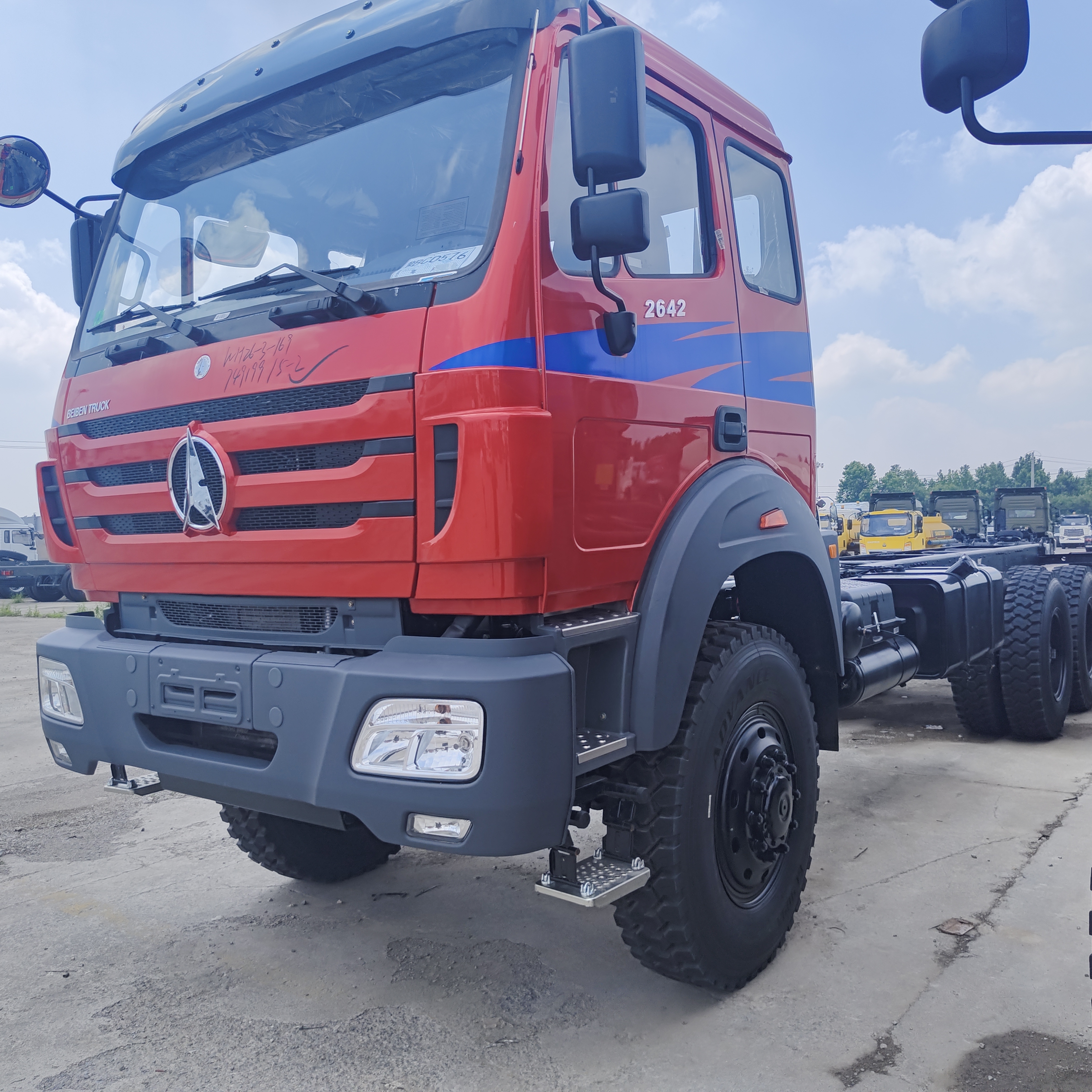 BEIBEN 2642 6x6 광산 덤프 트럭 420HP WEICHAI 엔진과 30-40 톤 용량