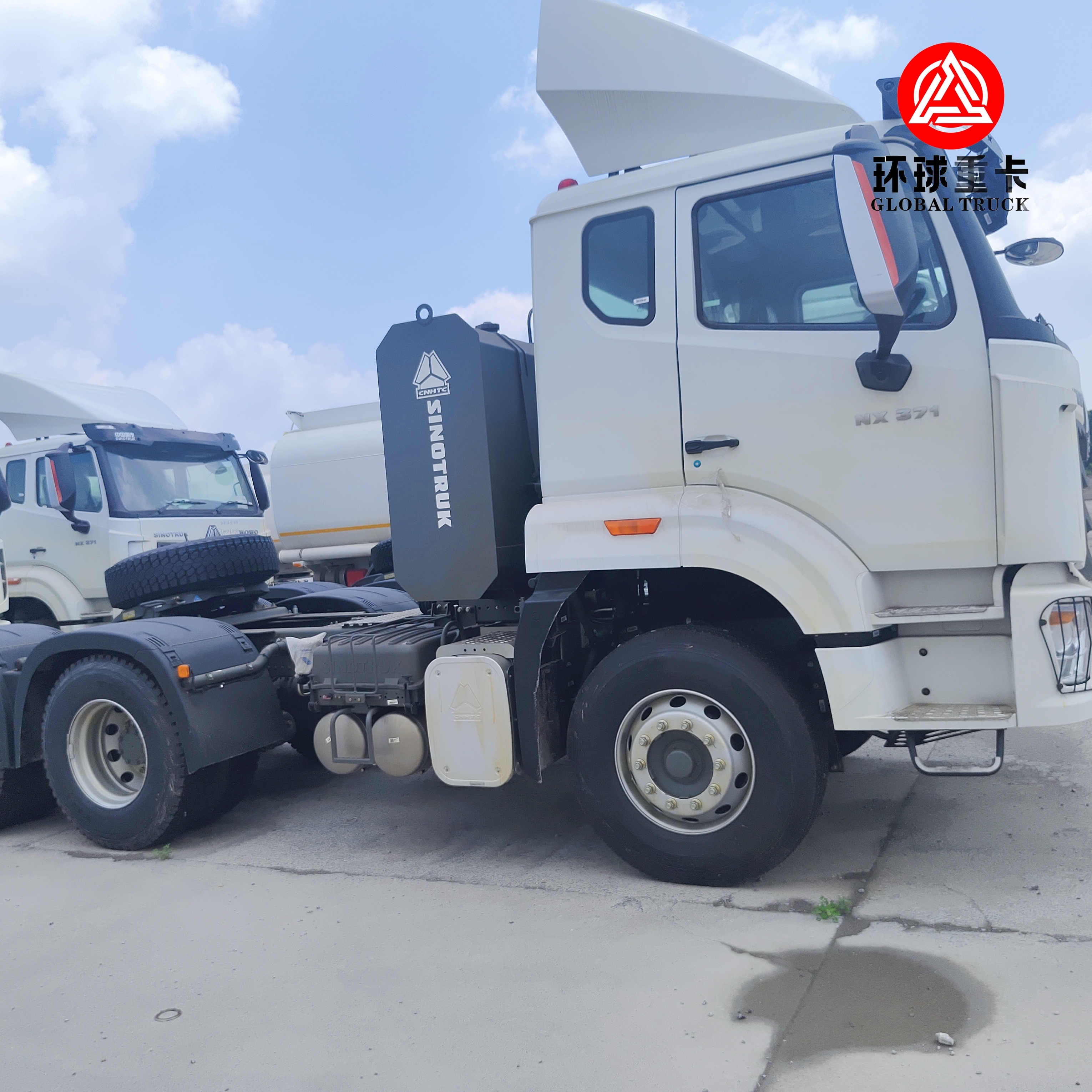 새로운 HOWO NX 6x4 트랙터 트럭 371HP 로지스틱스 및 화물 서비스용 중량 프라임 모버 트럭