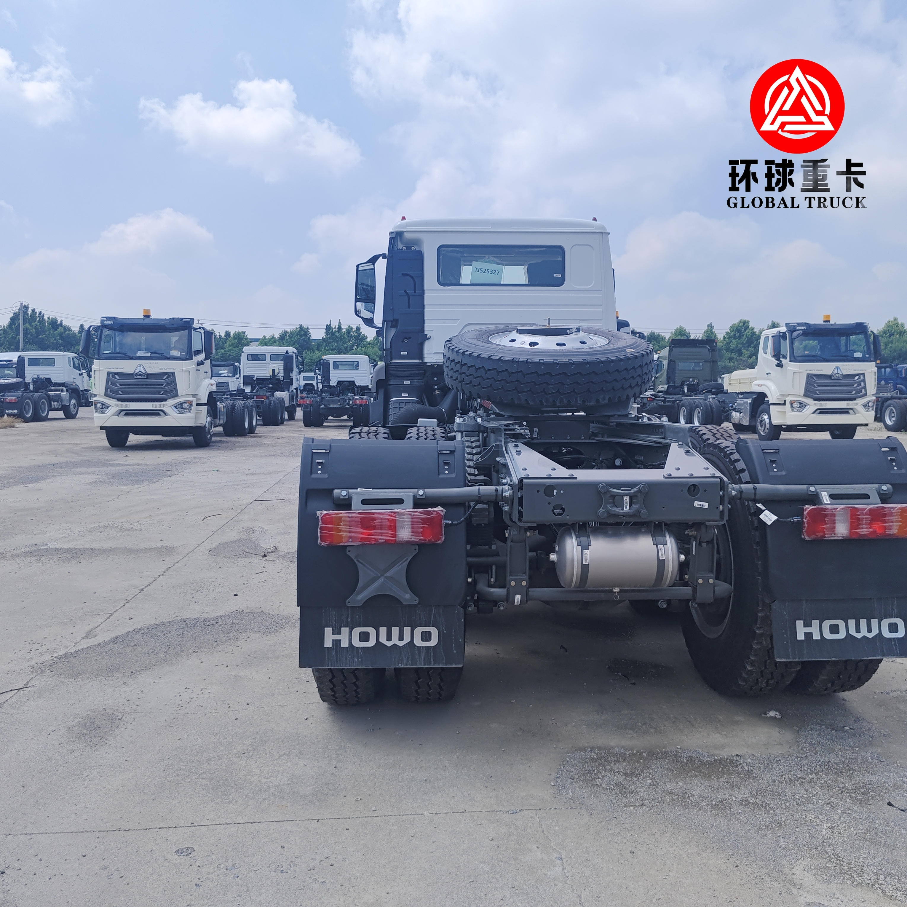 신형 HOWO NX 6x4 트랙터 헤드 트럭